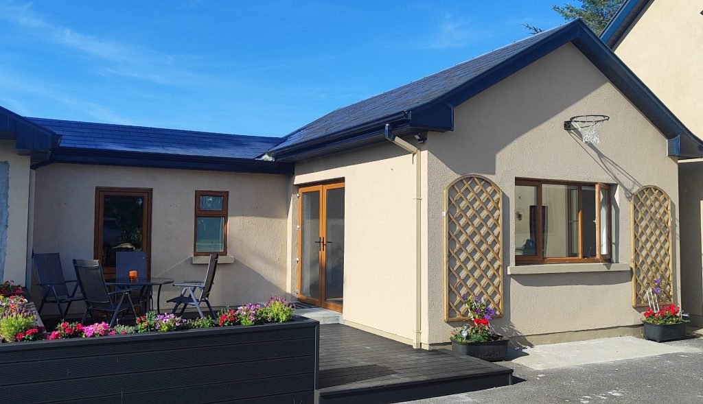 Sunset Studio Barna Front View